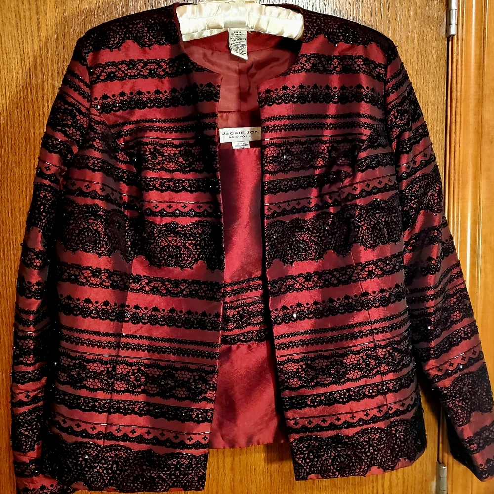 Jackie Jon Burgundy Red 2 Piece Set Sz 14 Cami, Blazer w/Black Lace & Bead Trim